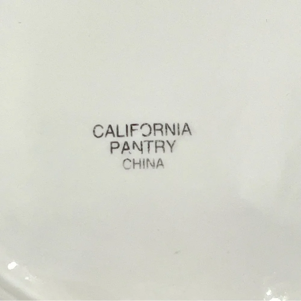 California Pantry Handpainted Speckled‎ Ceramic Scalloped Seashell Trivet